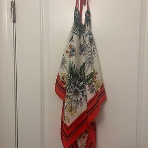 Open back floral shirt